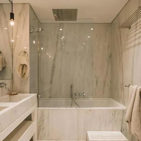 Lubrense - 2 Bedrooms And Terrace In Chiado Apartment Lisbon