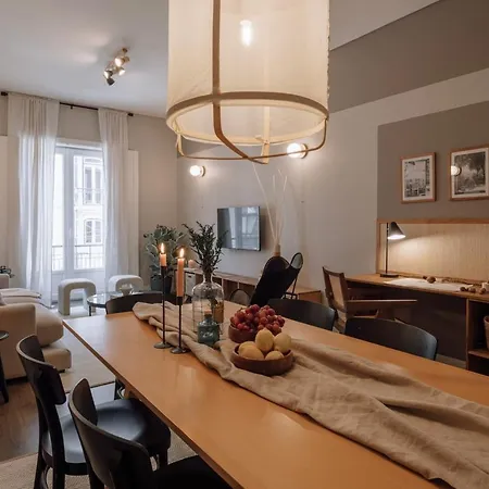 Lubrense - 2 Bedrooms And Terrace In Chiado Apartment Lisbon