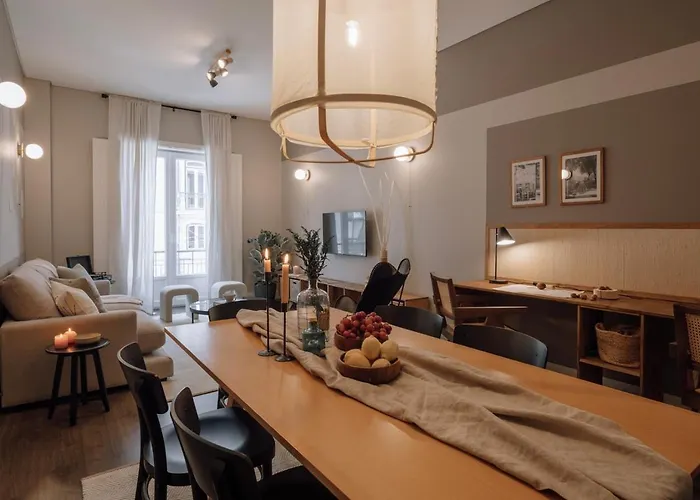 Lubrense - 2 Bedrooms And Terrace In Chiado Appartement Lissabon