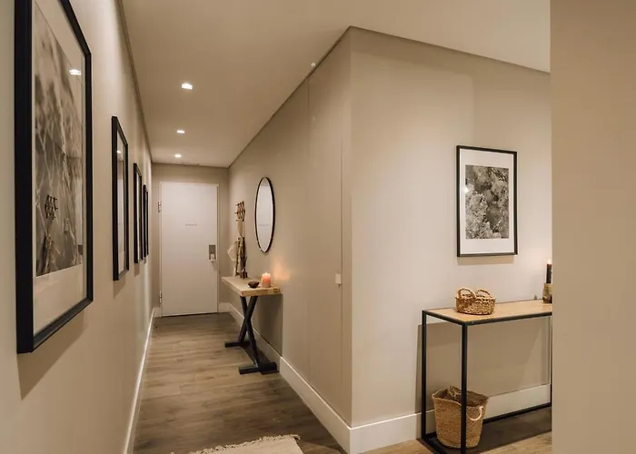 Lubrense - 2 Bedrooms And Terrace In Chiado Apartment