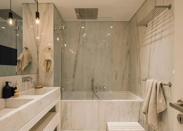 Lubrense - 2 Bedrooms And Terrace In Chiado Apartment Lissabon
